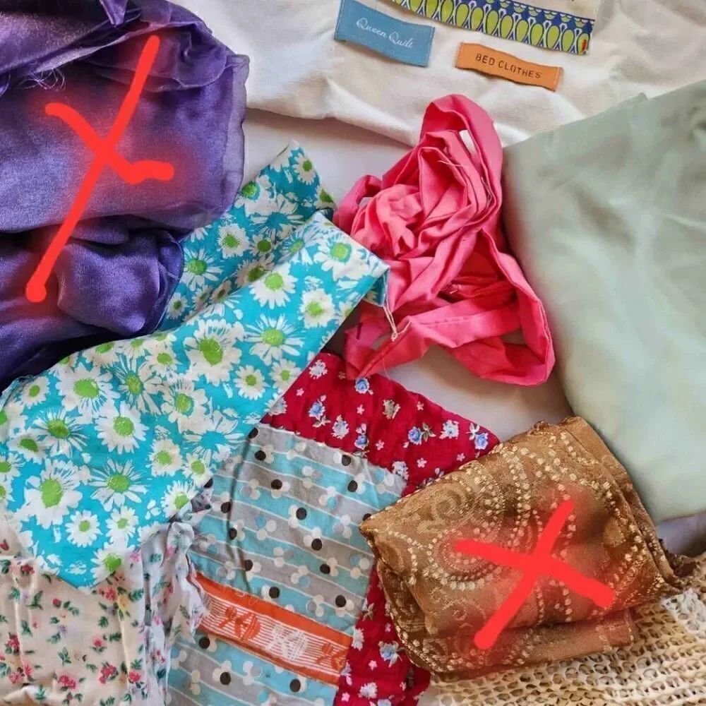Vintage 70s 90s material fabric scrap bundle pieces floral silky sage quilt cott